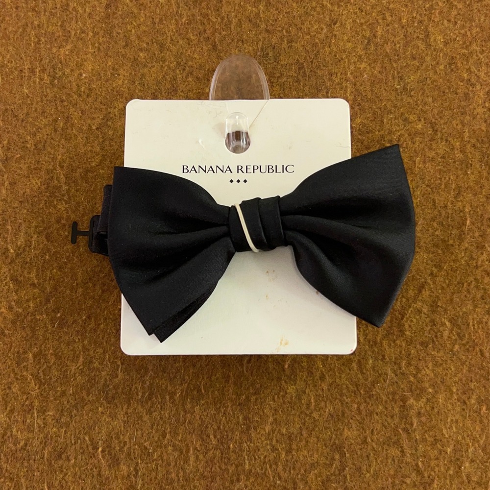 Banana Republic Mens One Size Black Adjustable Pre-Tied Bow Tie NWT